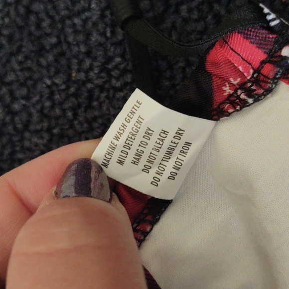 Bespoke Winter-Themed Adult Face Masks -Set of 2 - EUC - Picture 9 of 12